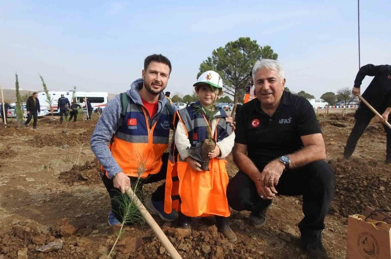 Kilis’te binlerce fidan toprakla buluştu 