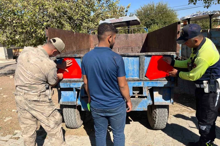 Kilis’te çiftçilere güvenli traktör kullanımı eğitimi verildi 