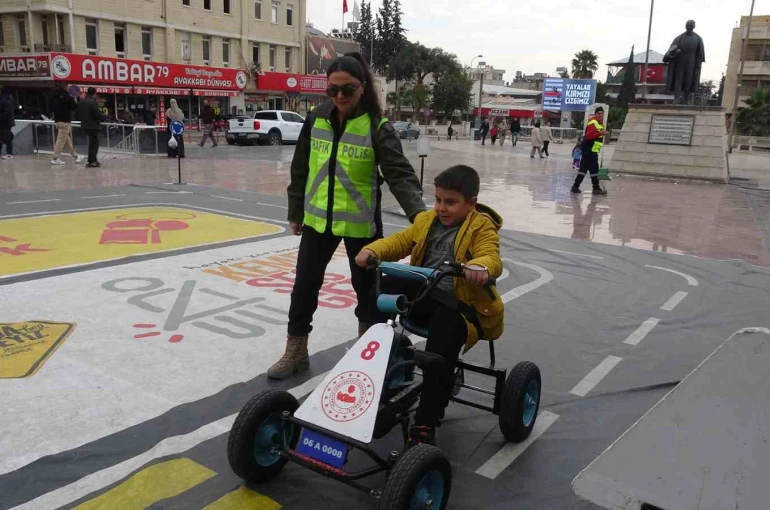 Kilis’te minik öğrencilere trafik bilinci 