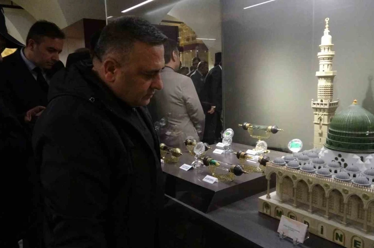 Kilis’te Mukaddes Emanetler sergisi ziyarete açıldı 