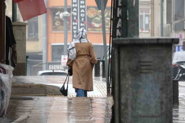 Kilis’te sağanak yağış etkili oluyor