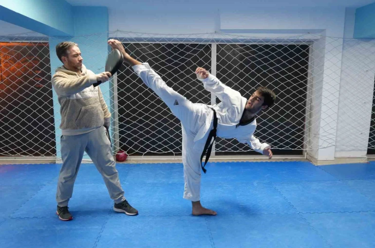 Kilo vermek için başladı, şimdi taekwondoda dünya şampiyonu olmayı istiyor 