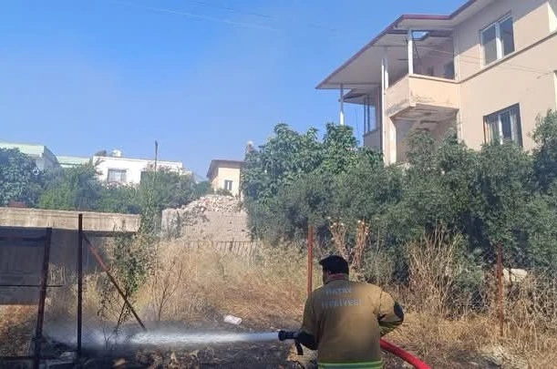Kırıkhan’da bahçe yangını 