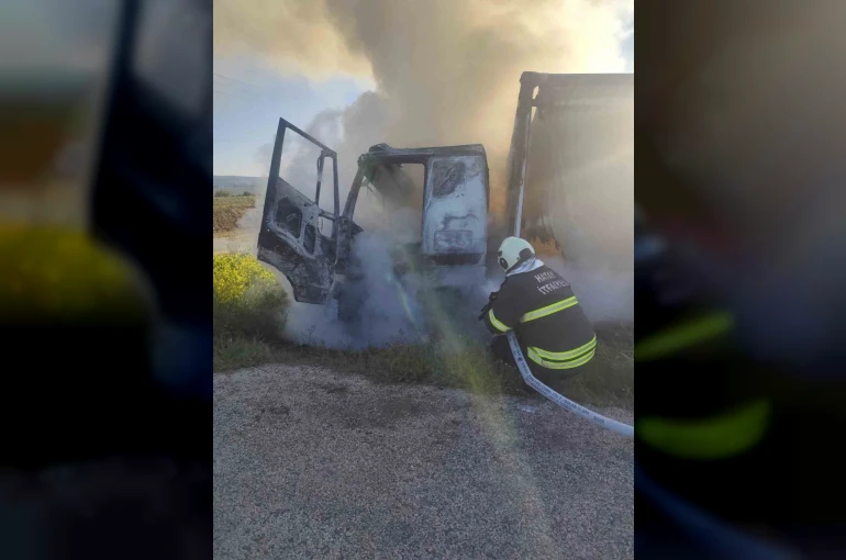 Kırıkhan’da kamyon yangını 