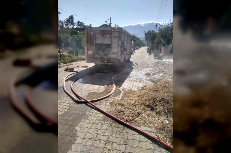 Kırıkhan’da otluk alandan alevler yükseldi 