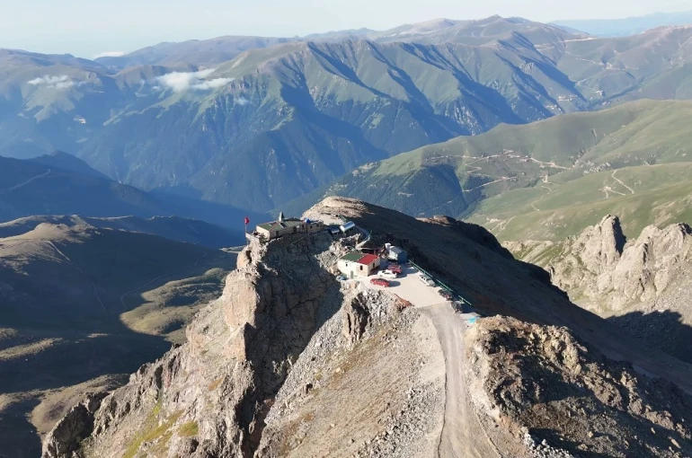 Kırklar Dağı Mescidi çıkan yangında kül oldu 