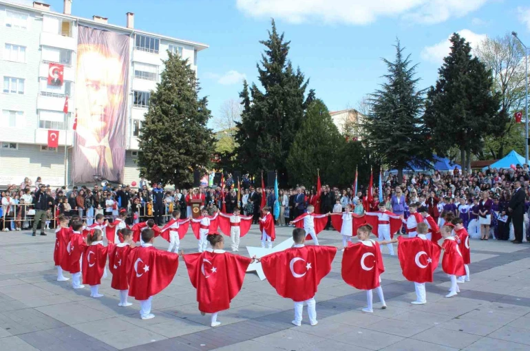 Kırklareli’nde 23 Nisan coşkuyla kutlandı 