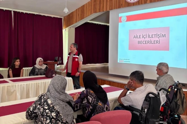 Kırklareli’nde ailelere yönelik Aile Yaşam Becerileri semineri düzenlendi
