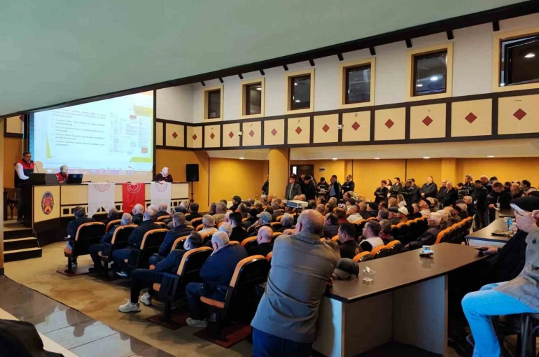 Kırklareli’nde çiftçiye B-reçete uygulaması anlatıldı: Tarım ilaçları reçeteyle satılacak 