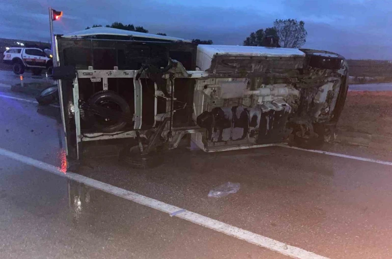Kırklareli’nde kırmızı ışık ihlali kaza getirdi: 2 yaralı 