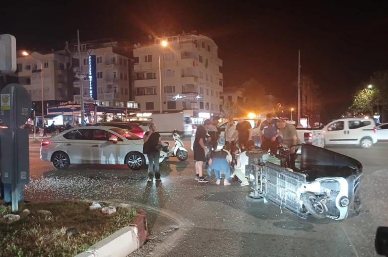 Kırmızı ışık ihlali kazayı beraberinde getirdi 