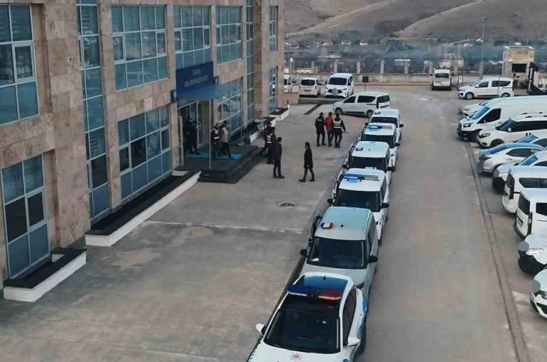 Kırşehir merkezli 9 ilde suç şebekesine operasyon: 18 gözaltı