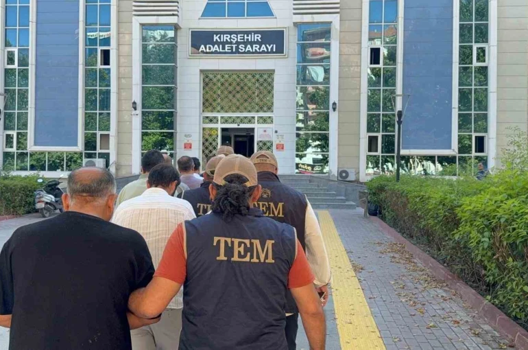 Kırşehir merkezli FETÖ operasyonunda 8 gözaltı