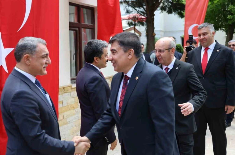Kırşehir’de devlet protokolü bayramlaştı 