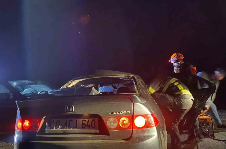 Kırşehir’de iki otomobil çarpıştı: 6 yaralı 