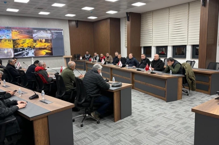 Kırşehir’de kar yağışı ile birlikte dört köyde elektrik kesintisi