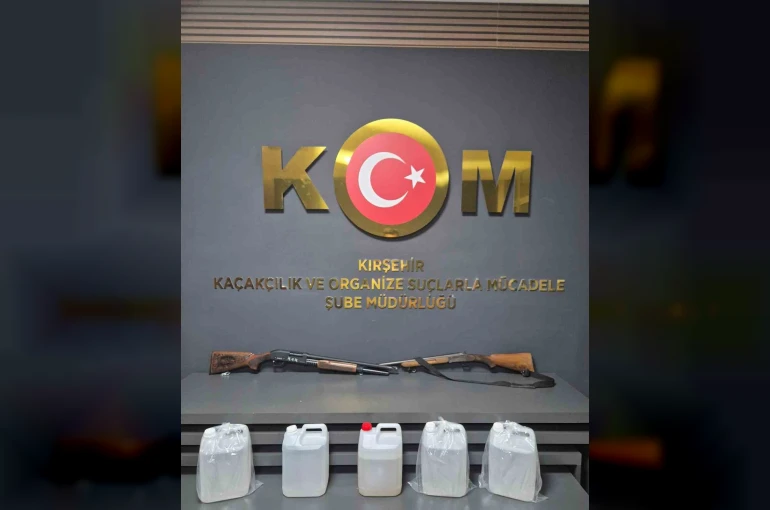 Kırşehir’de, ruhsatsız tüfek ve kaçak içki ele geçirildi 