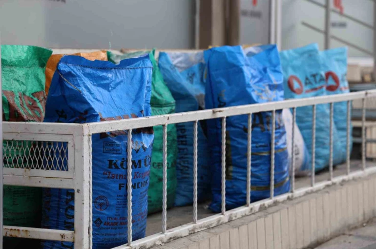 Kırşehir’de soğukla birlikte kömür satışları da arttı 