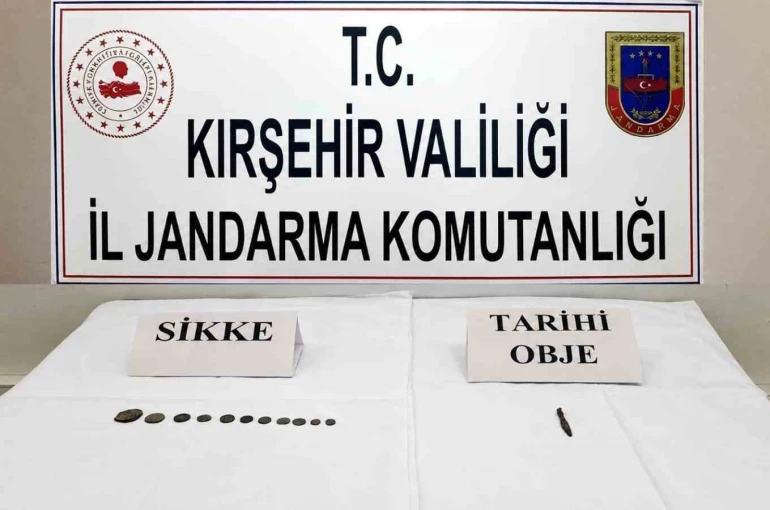 Kırşehir’de tarihi eser operasyonu: Sikke ve objeler ele geçirildi
