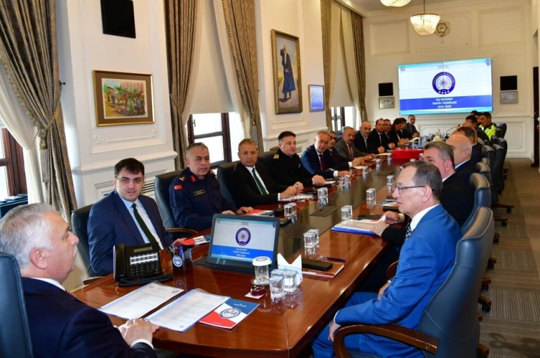 Kış mevsimi öncesi trafik tedbirleri ve koordinasyonu konuşuldu 