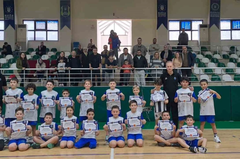 Kış spor okullarında sertifika heyecanı 