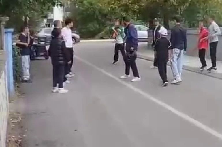 Kız meselesi sebebiyle darp ettikleri gencin çenesini kırdırlar: 4 şüpheli adliyede