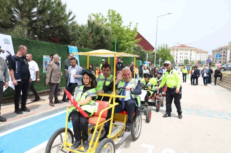 Kızılcıklı Mahallesi’nde Trafik Eğitim Sokağı açıldı 
