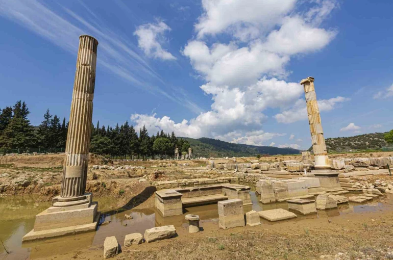 Klaros Antik Kenti, Saya Holding’in sponsorluğunda gün yüzüne çıkıyor 