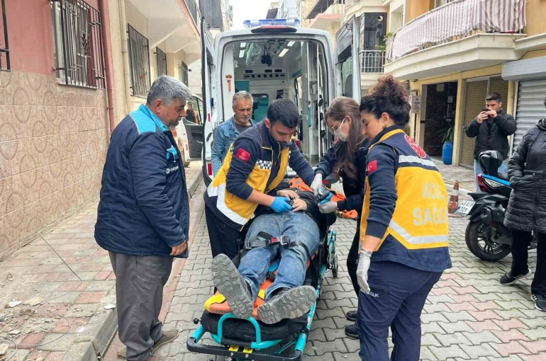 Klima motoru yerinden çıktı, işçi yere çakıldı 