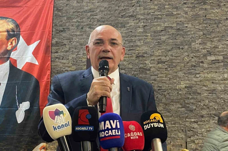 Kocaeli Esnaf ve Sanatkarlar Odası’nda Kadir Durmuş güven tazeledi 