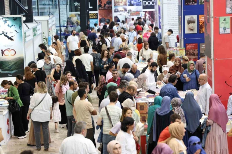 Kocaeli Kitap Fuarı’nda "ebeveynle kitap okuma" rekoru denenecek 