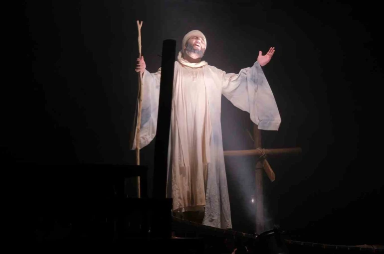 Kocaeli Şehir Tiyatroları, İnegöl Tiyatro Festivali’nde sahne aldı