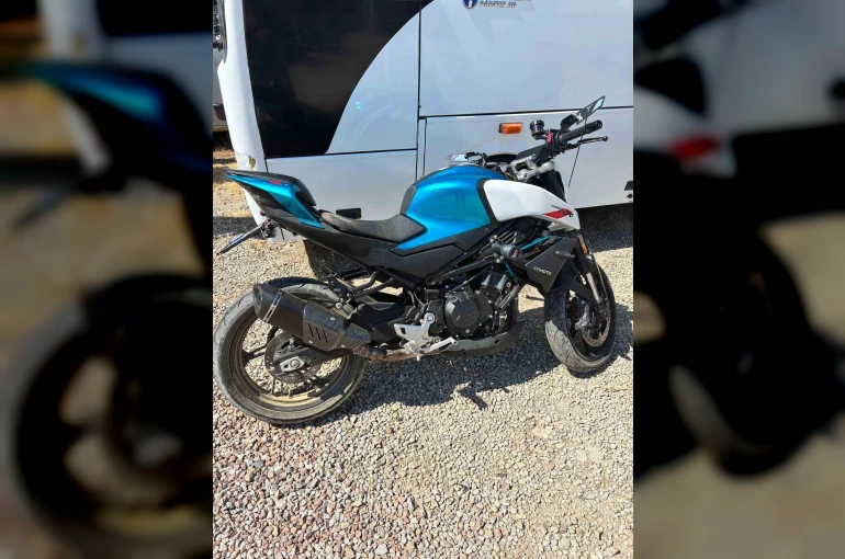 Kocaeli’de "dur" ihtarına uymayan motosikletli polise çarptı 