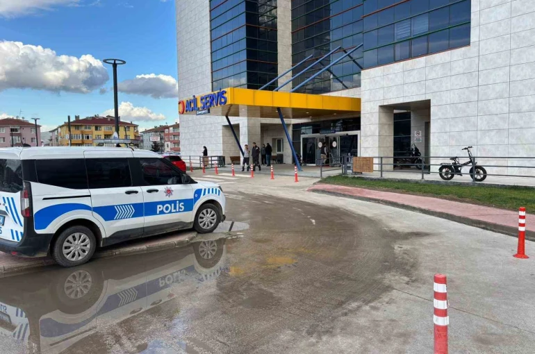 Kocaeli’de polise bıçakla direnen şüpheli silahla vurularak yakalandı 