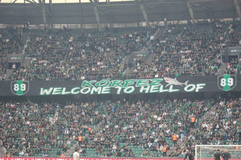 Kocaelispor- Galatasaray maçını 32 bin 18 biletli seyirci izledi