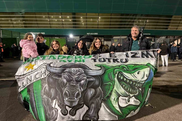 Kocaelispor’a destek için Arjantin’den kilometrelerce yol kat etti 