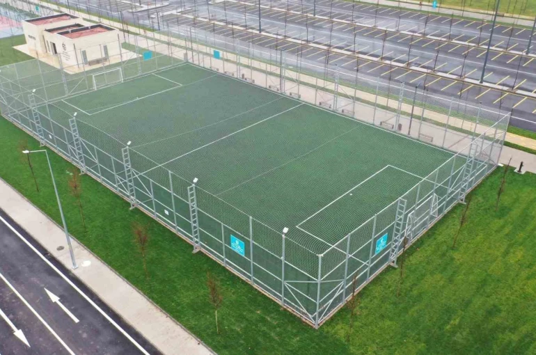 Kocaeli’ye 11 yeni futbol sahası kazandırıldı 