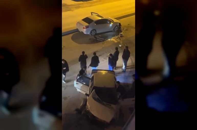 Kontrolden çıkan araç ters yola girdi, otomobil ile kafa kafaya çarpıştı 