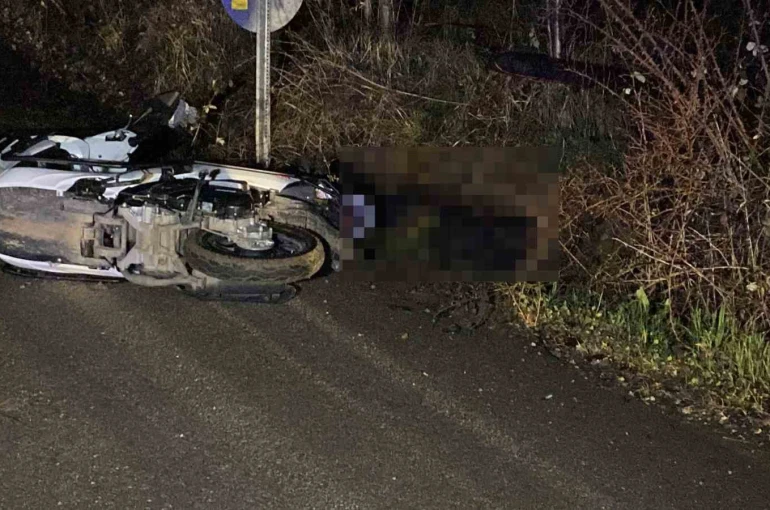 Kontrolden çıkan motosiklet devrildi: 1 ölü 