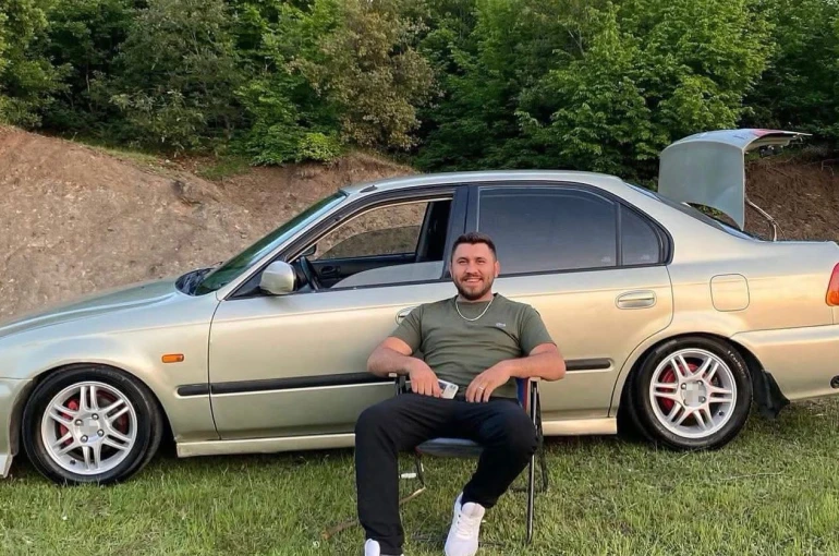Kontrolden çıkan motosiklet kaldırıma çarptı: 1 ölü