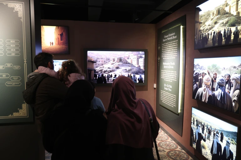 Konya Büyükşehir’in Siyer Sergisi Ramazan Ayında Peygamber Aşıklarıyla Dolup Taşıyor