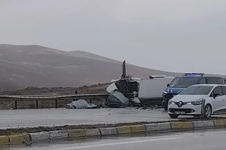 KONYA’DA AREFE GÜNÜ FECİ KAZA!