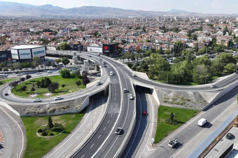 Konya’da İki Üst Geçitte Çalışma Tamamlandı