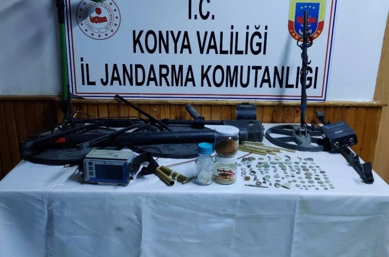 Konya’da jandarma ekiplerinden tarihi eser operasyonu