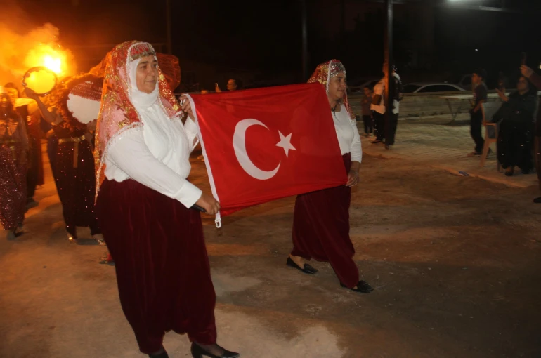 Konya'da kadınlar şalvarlarını giydi, doyasıya eğlendi