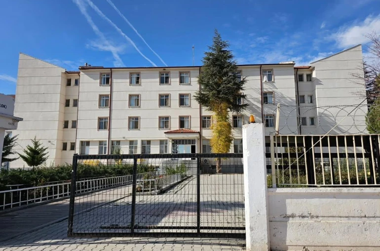 Konya’da Kız Yurdu Tahliye Edildi: Depreme Dayanıksız Raporu Çıktı!