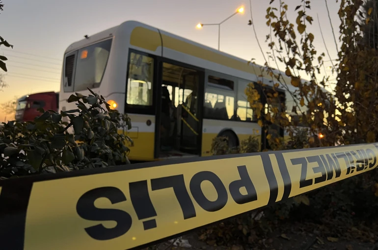 Konya'da otobüste saldırı! Eşinin yanında bıçaklandı