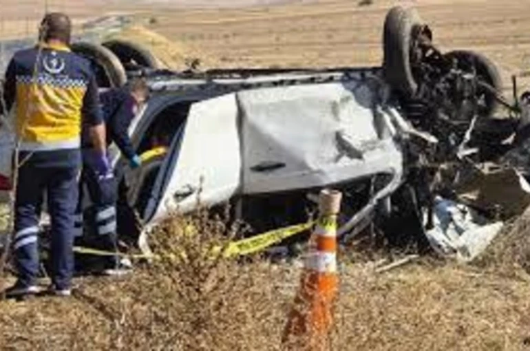 Konya’da otomobil şarampole yuvarlandı: 1 ölü, 2 yaralı