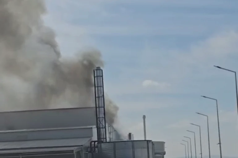 Konya’daki Fabrikada Korkutan Yangın! Gökyüzünü Duman Kapladı