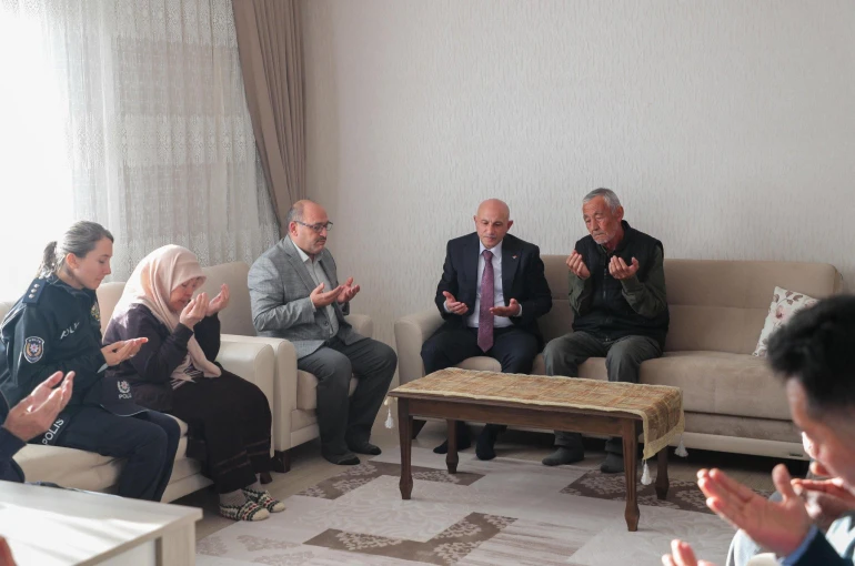 Konya Emniyet Müdürü Polis ailelerini ziyaret etti